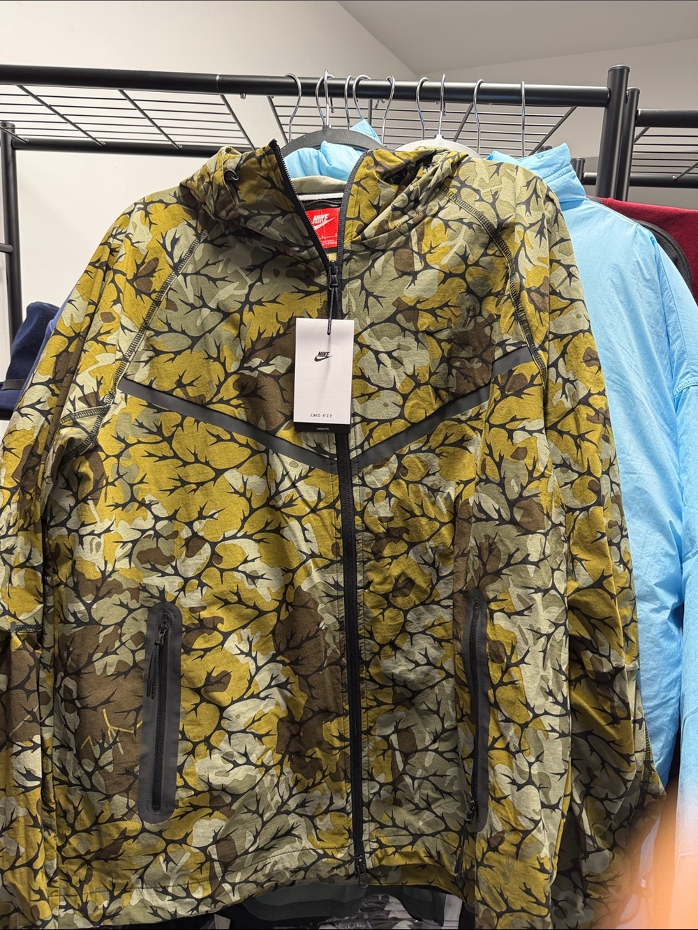 Nike Tech Men’s Hooded Camouflage Jacket - Olive/Green